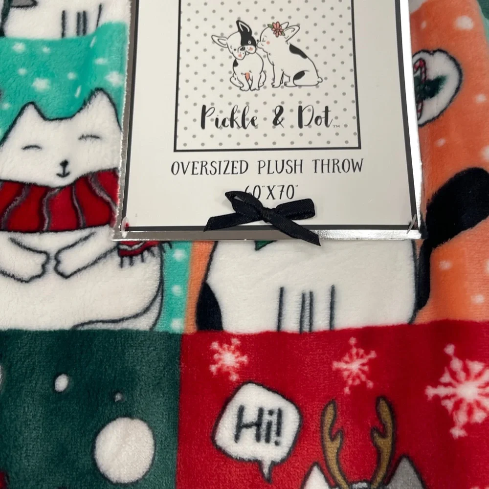 Christmas Cats Cartoon Style Holiday Plush Throw blanket NWT Red & Green